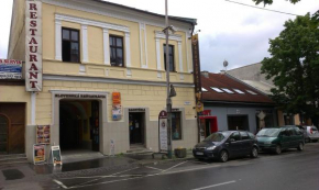Отель Penzión Marína pri Slovenskej reštaurácii, Брезно